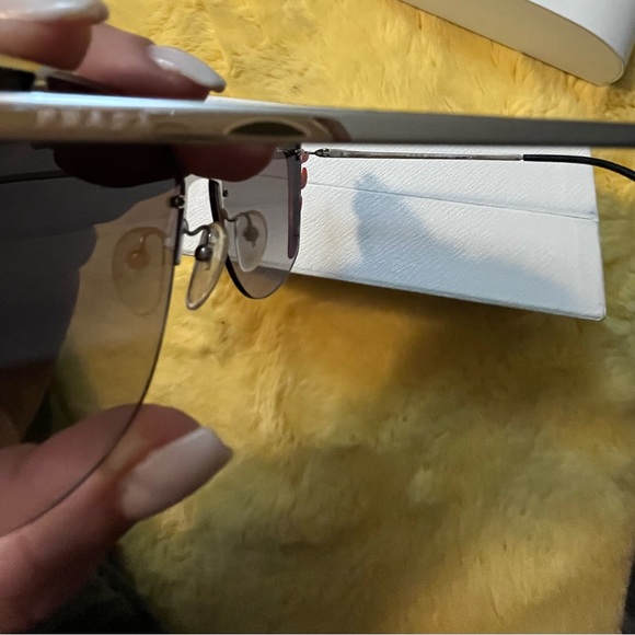 💯 Authentic Stylish Prada Sunglasses. Wore them about 3 times. - Picture 9 of 11